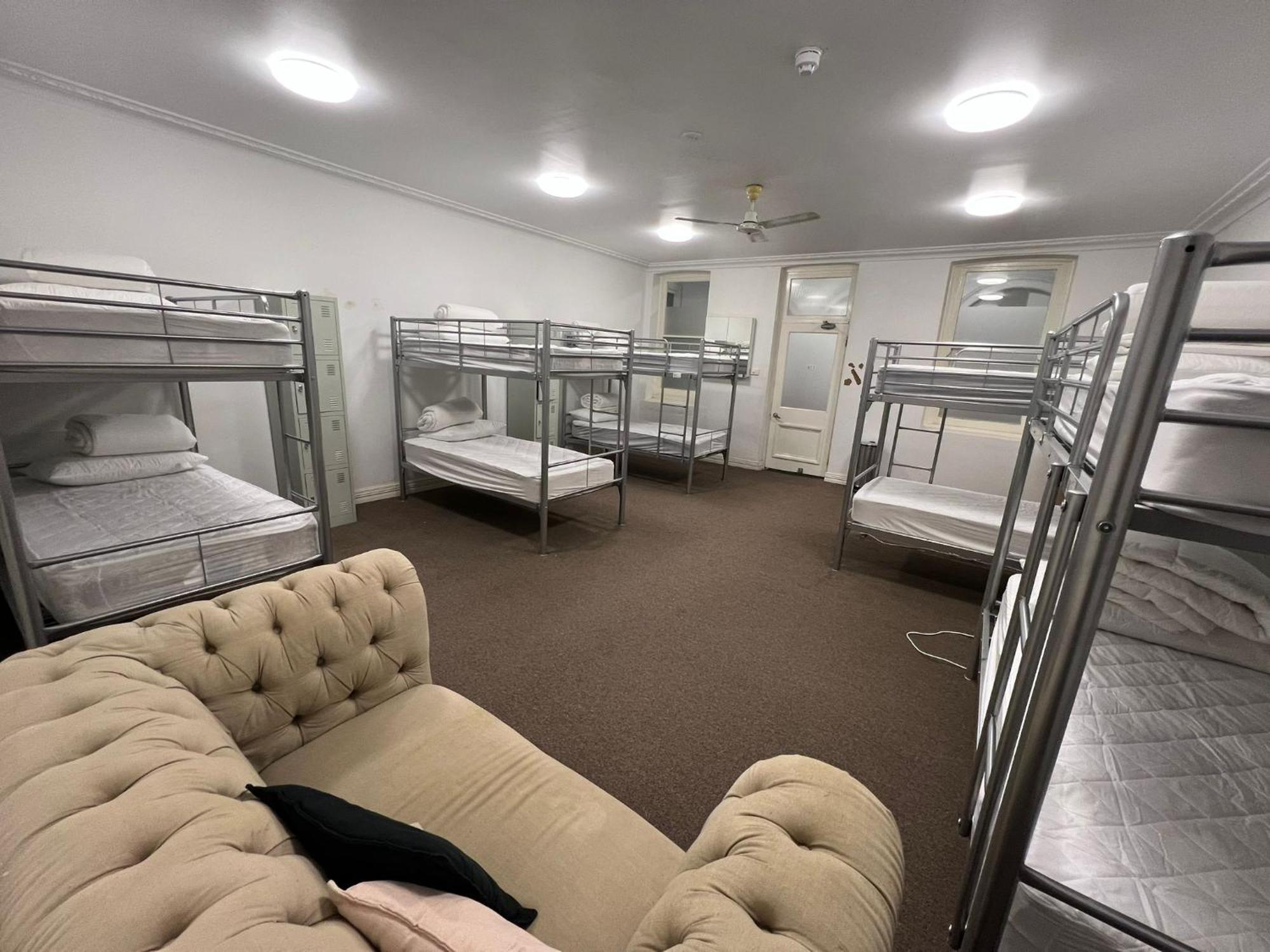 Wallaby Backpackers Hostel Perth - Note - Valid Passport Required To Check In - Eksteriør bilde